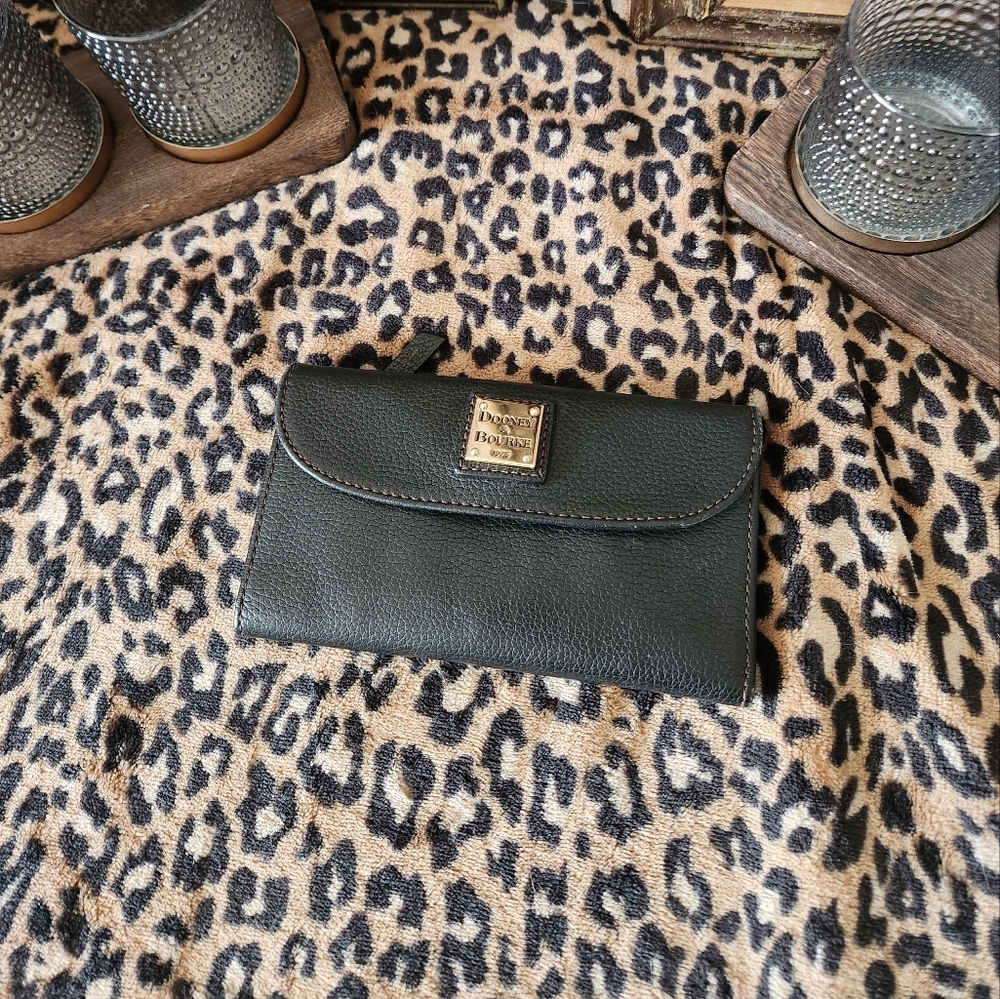 Dooney & Bourke